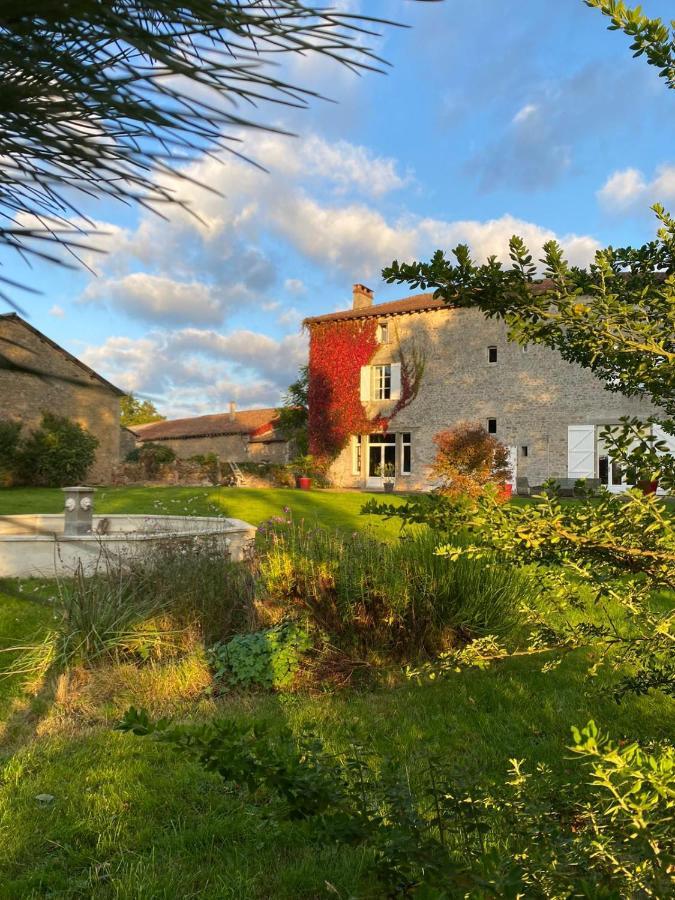 Domaine De Panissac Acomodação com café da manhã Berneuil  Exterior foto