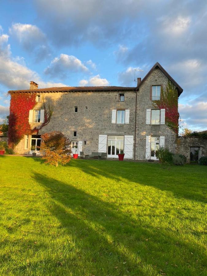 Domaine De Panissac Acomodação com café da manhã Berneuil  Exterior foto